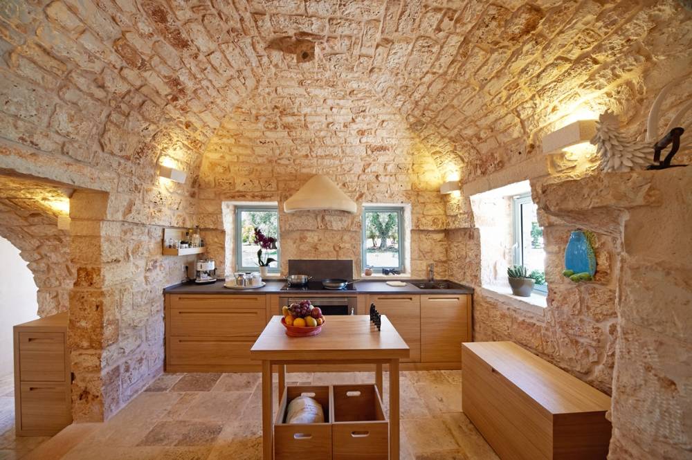 Kitchen-of-a-luxury-villa-in-the-heart-of-Puglia